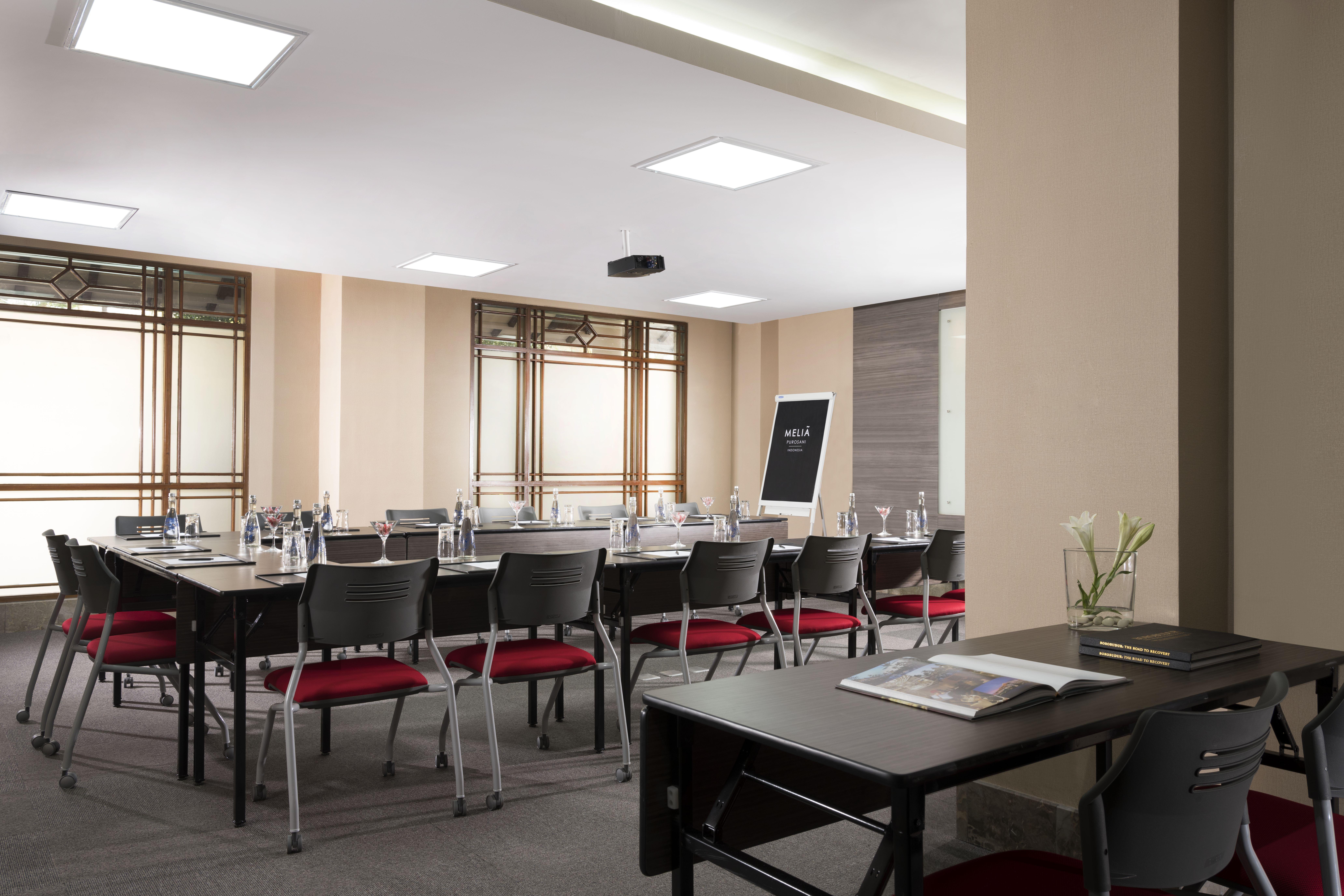 Melia Purosani Yogyakarta Hotel Exterior photo Meeting room