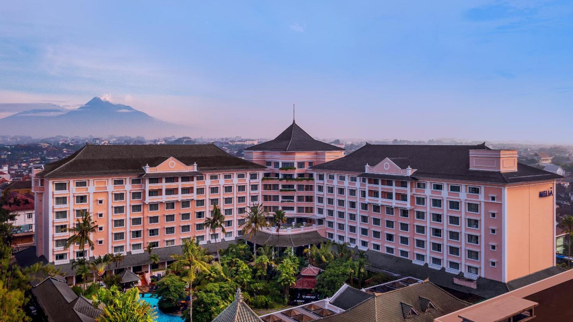 Melia Purosani Yogyakarta Hotel Exterior photo The Royal